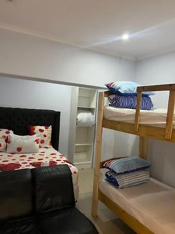 1St Goodwood Backpackers Hostel Κέιπ Τάουν 0*,